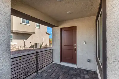 871 Watford Place Entry