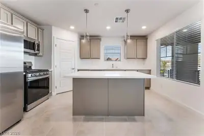 871 Watford Place Kitchen