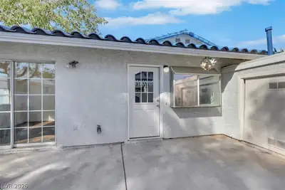 2137 Petersham Court C Patio