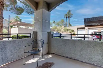 2900 Sunridge Heights Parkway 418 Patio