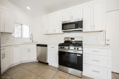 5102 Del Shannon Street Kitchen