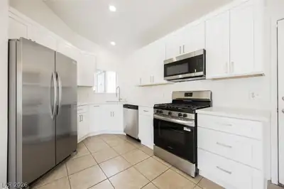 5102 Del Shannon Street Kitchen
