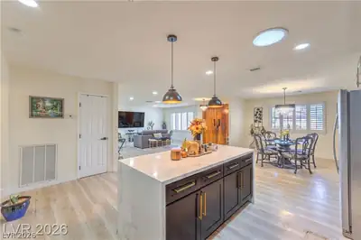 4411 Paseo El Rio Drive Kitchen