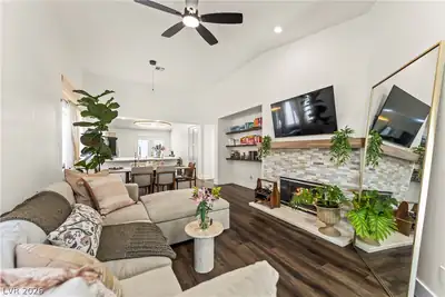 23 Mesquite Village Circle Living Room