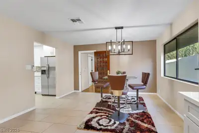 2013 Sunland Avenue Dining Area