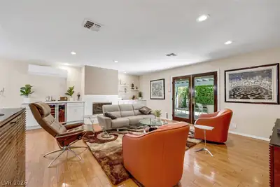 2013 Sunland Avenue Living Room