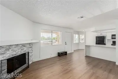 905 Sulphur Springs Lane 101 Living Room
