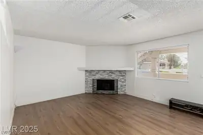 905 Sulphur Springs Lane 101 Living Room