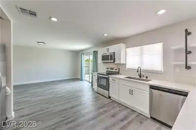 3811 Tumbleweed Avenue Kitchen