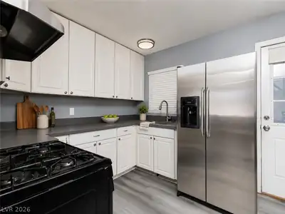 111 Ivy Street Kitchen