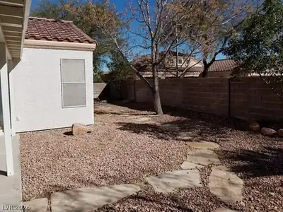 5805 BRIAR ROSE Lane Yard