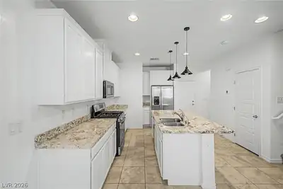 825 Star Estates Avenue Kitchen