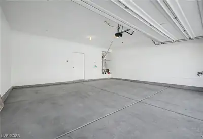 825 Star Estates Avenue Garage