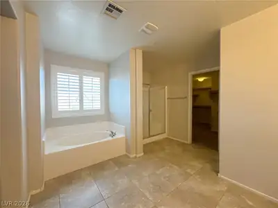 6132 Scarlet Leaf Street Primary Bathroom