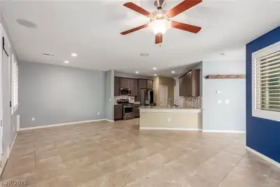 6644 Seahorse Reef Street Dining Area