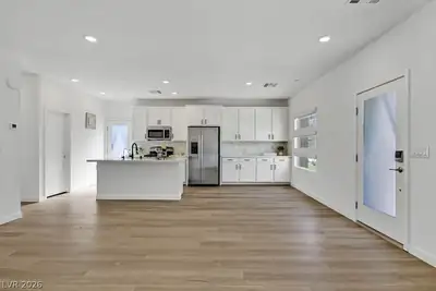 881 Regent Terrace Lane Kitchen