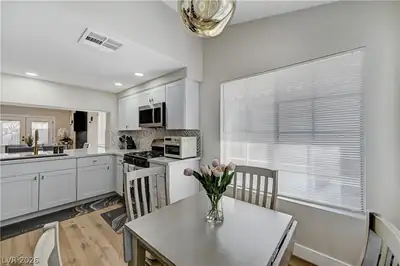 4442 Rolls Royce Road Dining Area