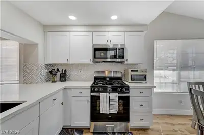 4442 Rolls Royce Road Kitchen