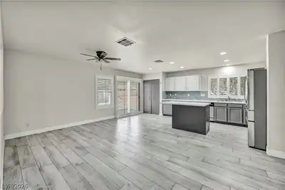 737 Red Bark Lane Kitchen