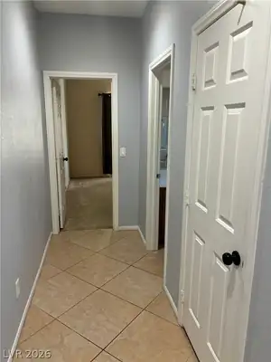 11425 Drappo Avenue Hallway
