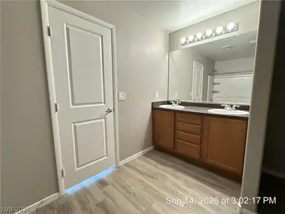 3617 Austell Street Primary Bathroom