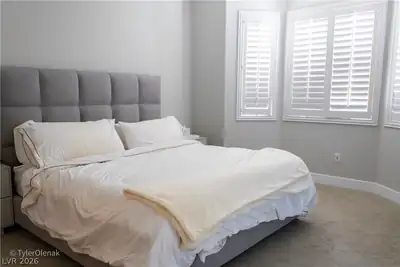 10508 Mission Lakes Avenue Primary Bedroom