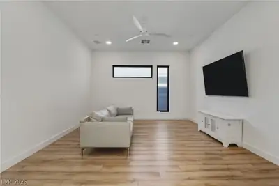 477 Highview Ridge Avenue Living Room