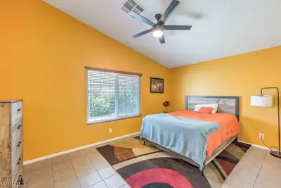 9438 Natoma Station Place Bedroom