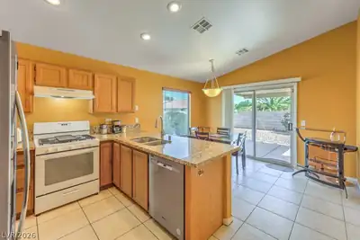 9438 Natoma Station Place Kitchen