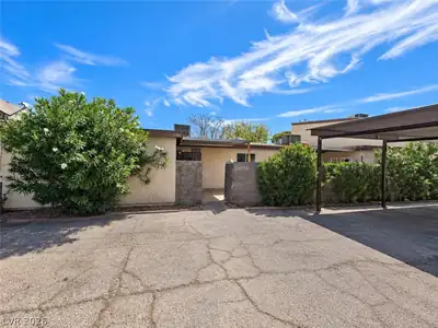 3984 Torsby Place, Las Vegas, NV 89119 Parking