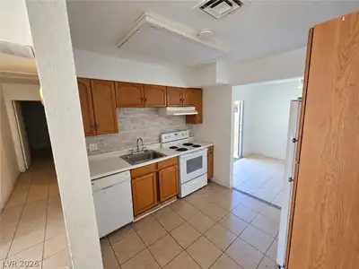 3984 Torsby Place, Las Vegas, NV 89119 Kitchen