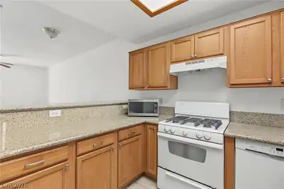 833 Aspen Peak Loop 2414 Kitchen