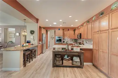 7324 Royal Melbourne Drive Kitchen