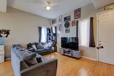 117 Stockton Edge Avenue Living Room