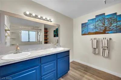 3373 Milenko Drive Primary Bathroom