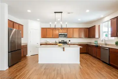 305 Petrus Court Kitchen