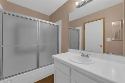 4300 North Lamont Street 251 Bathroom