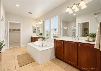 2012 Canvas Edge Drive Primary Bathroom