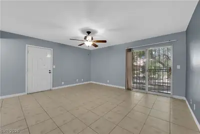 5242 River Glen Drive 439 Living Room