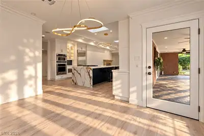 2001 Silver Avenue Dining Area
