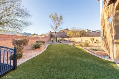 2681 Benton Cove Street Yard
