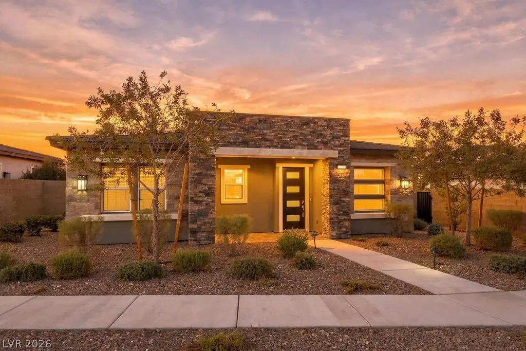929 Silverfir Court