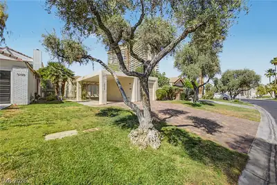 3145 Bel Air Drive Front of Structure