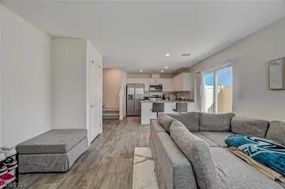 2774 Champagne Gold Avenue Living Room