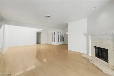 3159 Bel Air Drive Living Room