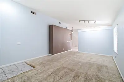 2407 Worchester Road Living Room