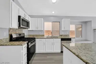 7019 Wine River Drive Kitchen