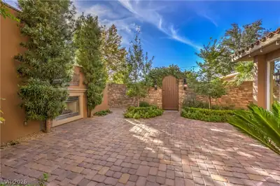 16 Anthem Pointe Court Courtyard