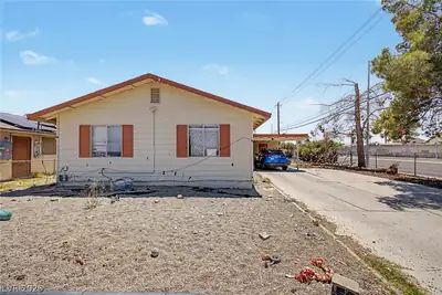 5015 Carmel Avenue Las Vegas, NV 89122