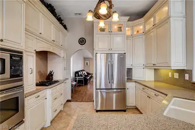 6551 Kell Lane Kitchen